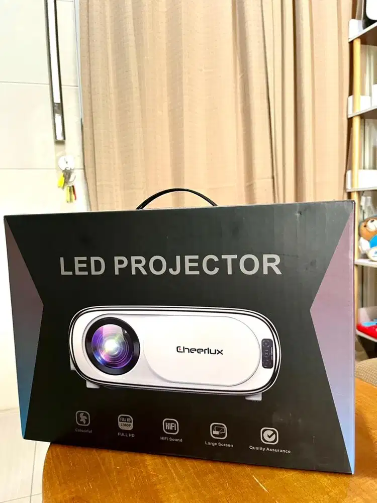 LED PROJECTOR CHEERLUX C16 1080 HD NEW IN BOX