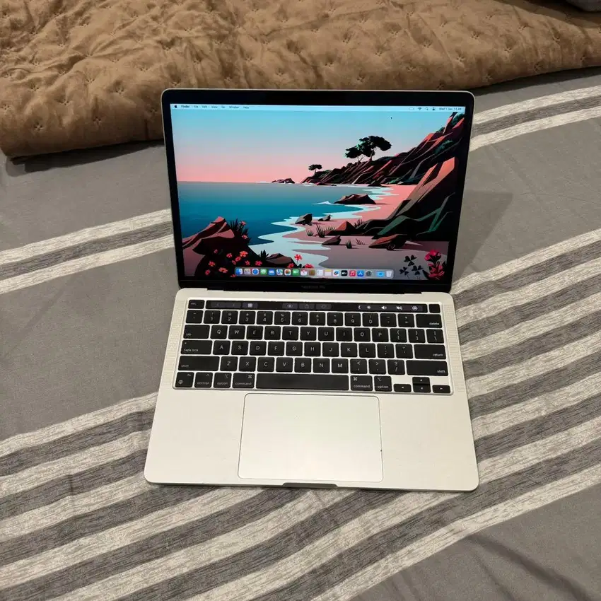 Macbook Pro M1 16/512 13 inch Silver BH 92% Murah