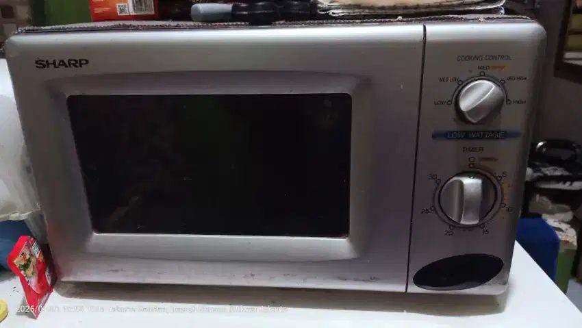 Microwave oven sharp R-200 j/s