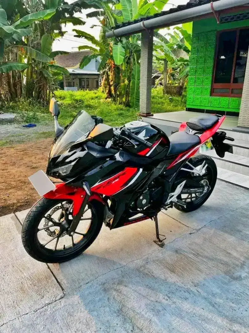 CBR 2020 Hitam Serius wa