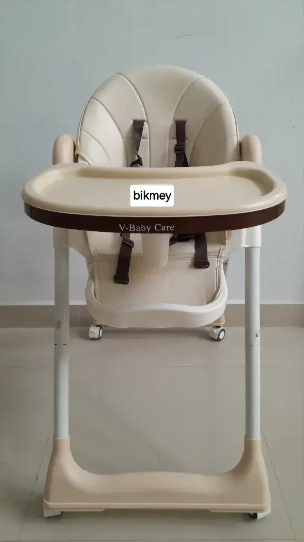 Kursi makan (highchair) merk V Baby Care