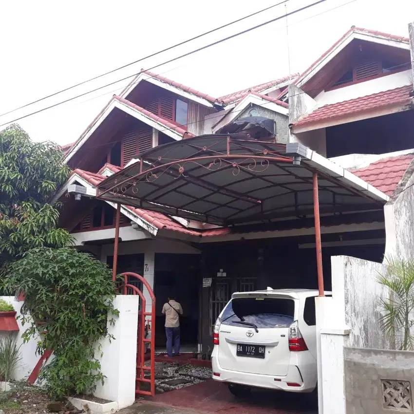 Dijual Rumah 3 Lantai Termasuk Kost-Kostan 8 Pintu Lokasi Strategis