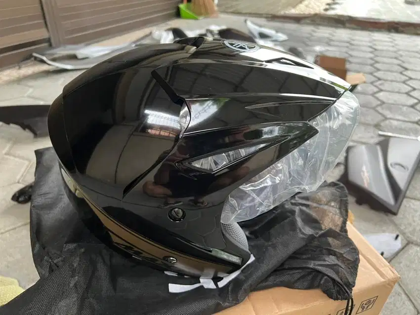 Helm yamaha maxi series