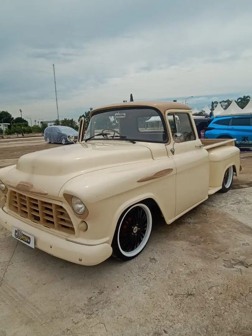 chevrolet apache 1956 v8 engine