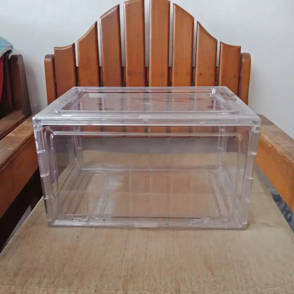Box Sepatu Akrilik