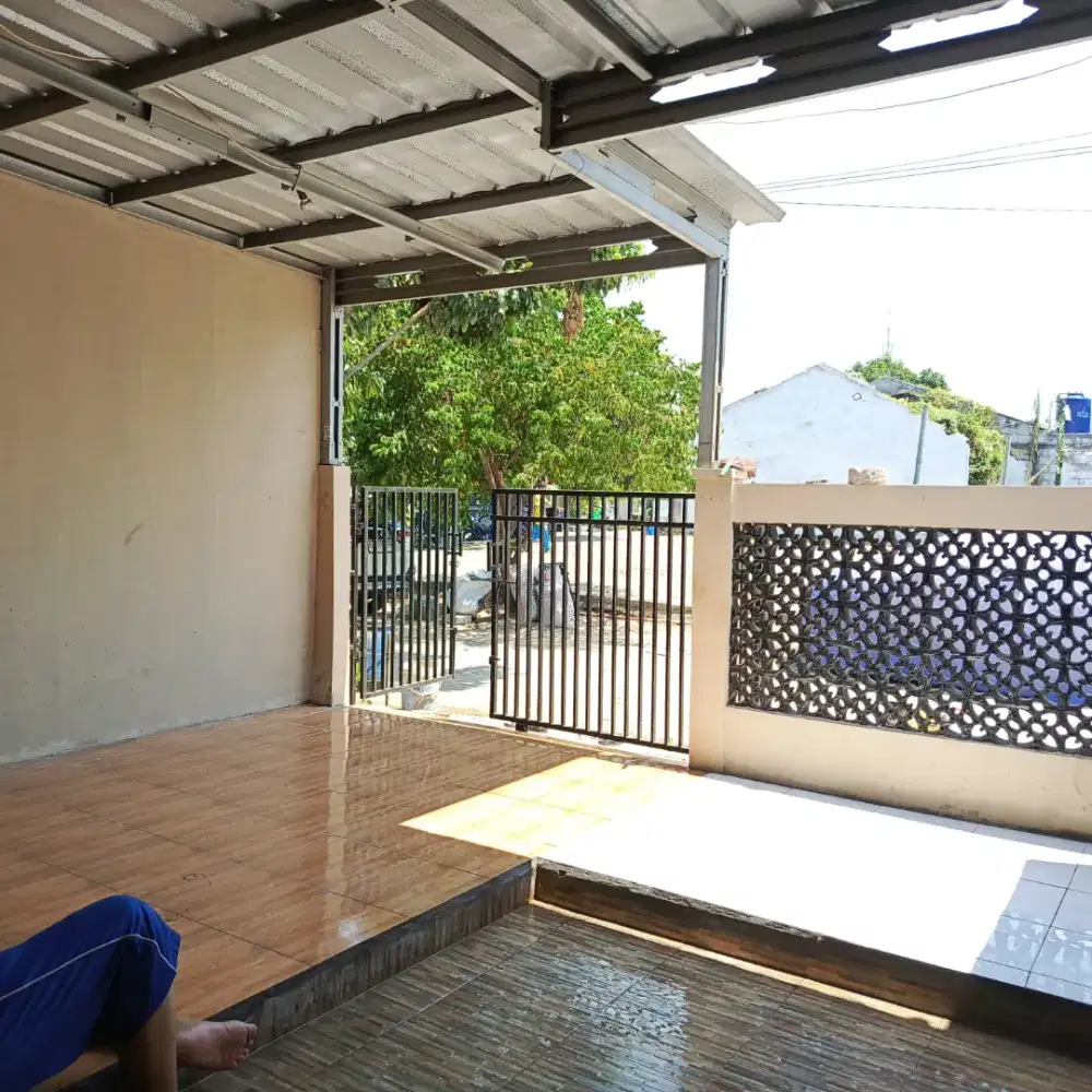 DIKONTRAKAN/DISEWAKAN SATU RUMAH