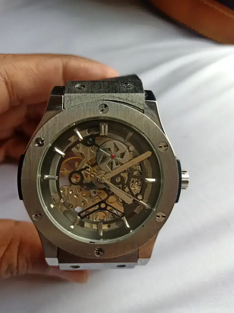 Jam otomatis Hublot