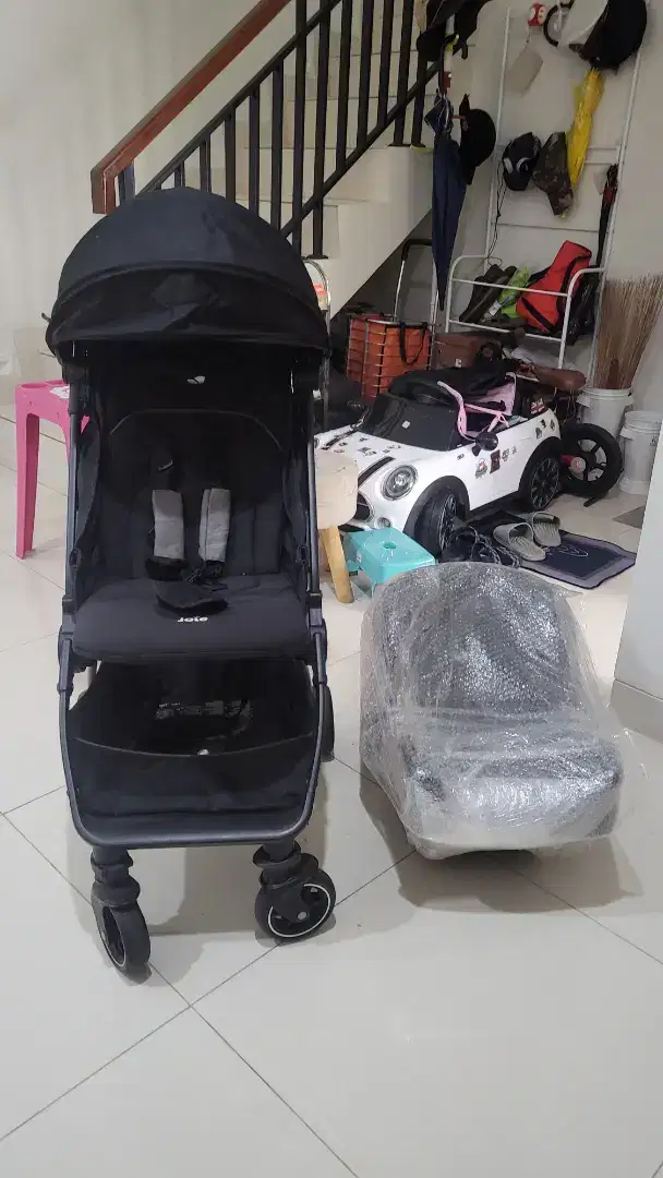 Preloved Stroller Joie Muze LX Travel System Plus Car Seat Coal