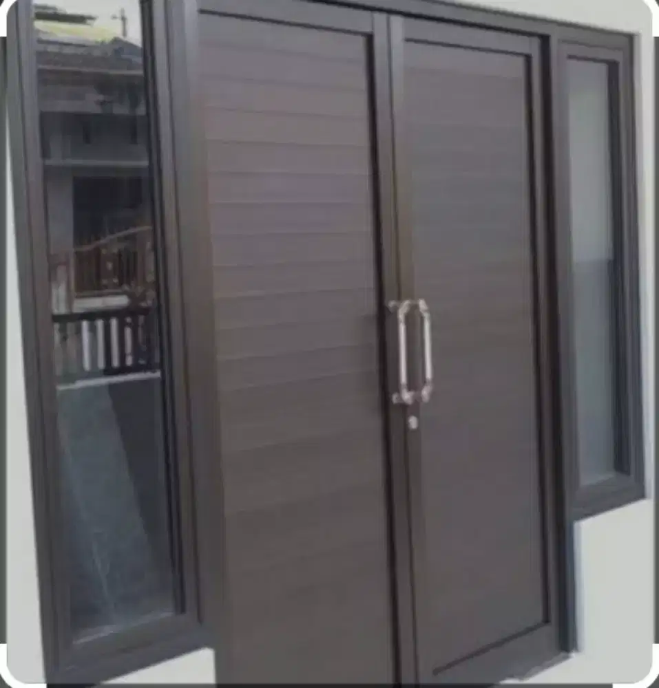 Pemasangan berbagai jenis pintu dan kusen aluminium termurah