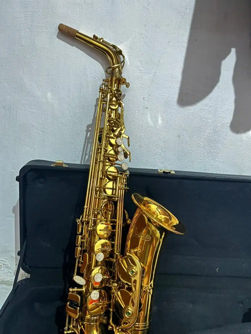 Saxophone Alto Puddeo Gold Lacquer