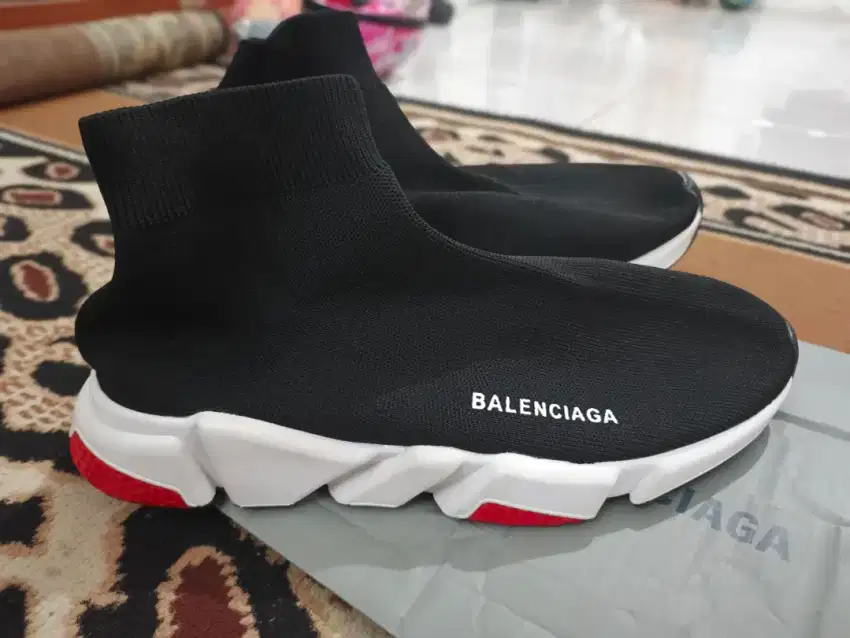 balenciaga speedtrainer size 45 like new masih bagus mulus