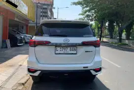 Toyota Fortuner 2.4 VRZ TRD AT '2021 Putih Tgn 1 KM 15rb Asli