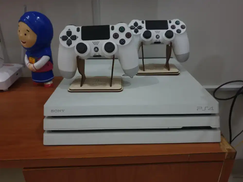 Dijual PS 4 Pro Putih