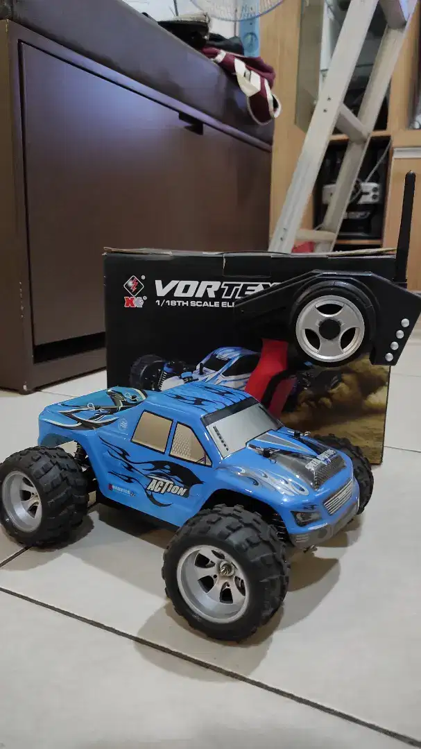 WL Toys A979 1/18 4WD 50km/h Truck RC Car - Biru