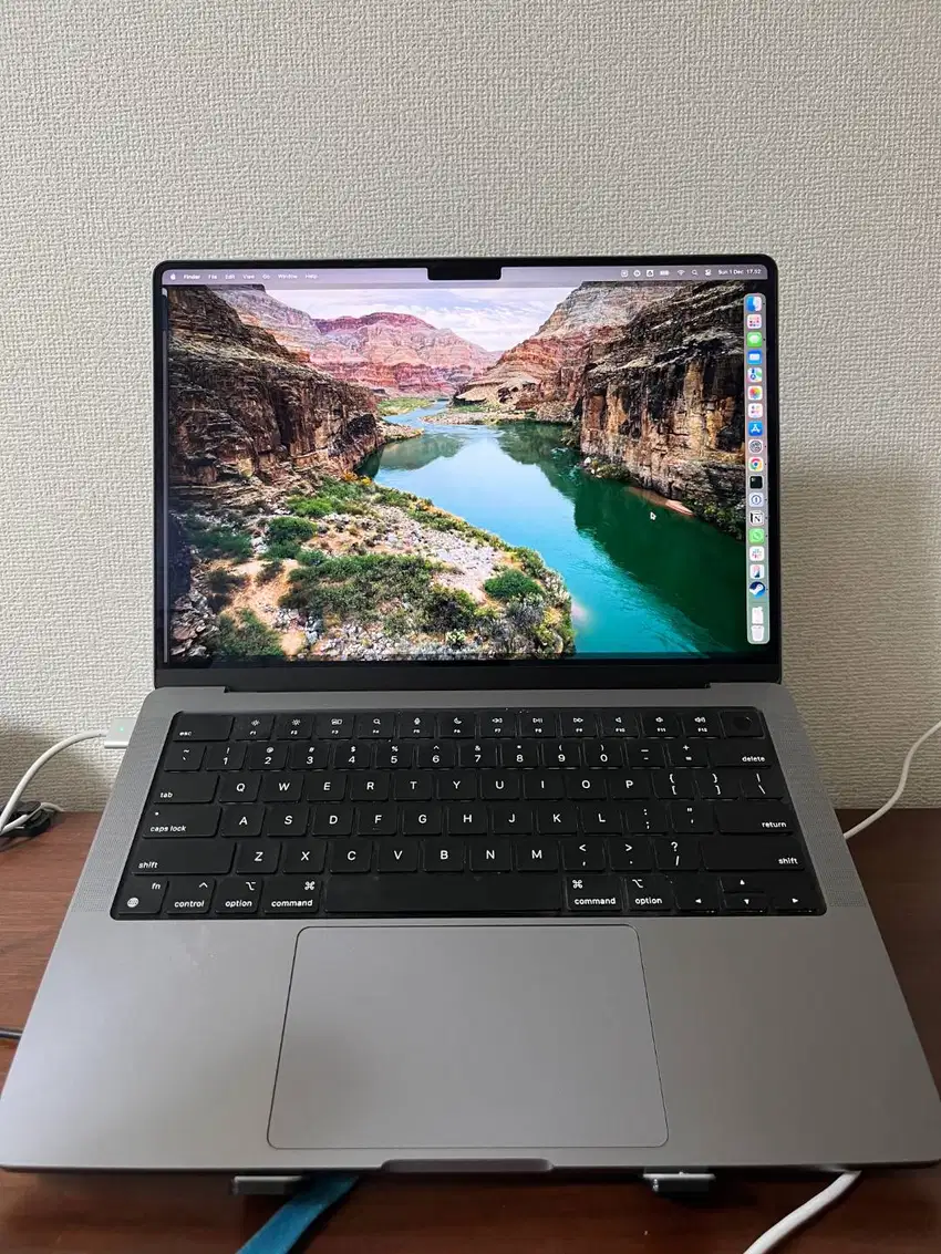 Apple MacBook Pro M1 Pro 2021 14 16GB / 512GB SPACE GRAY