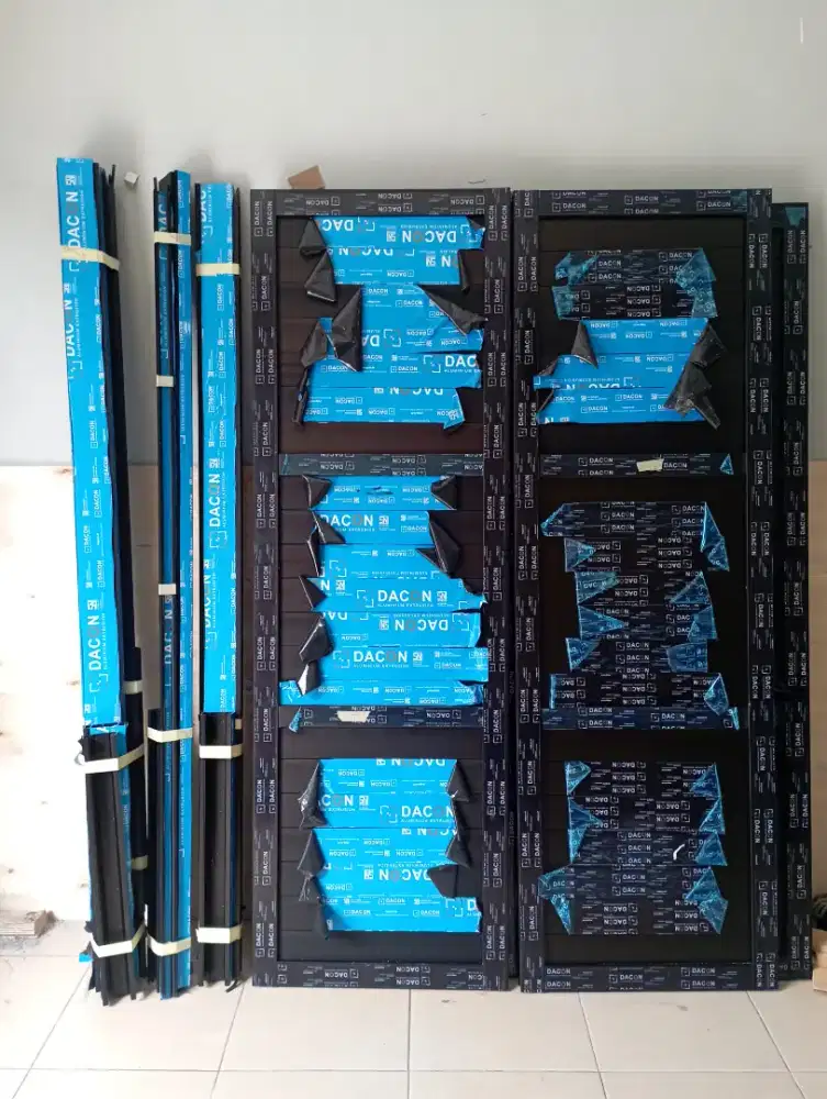 Kusen aluminium dan kaca