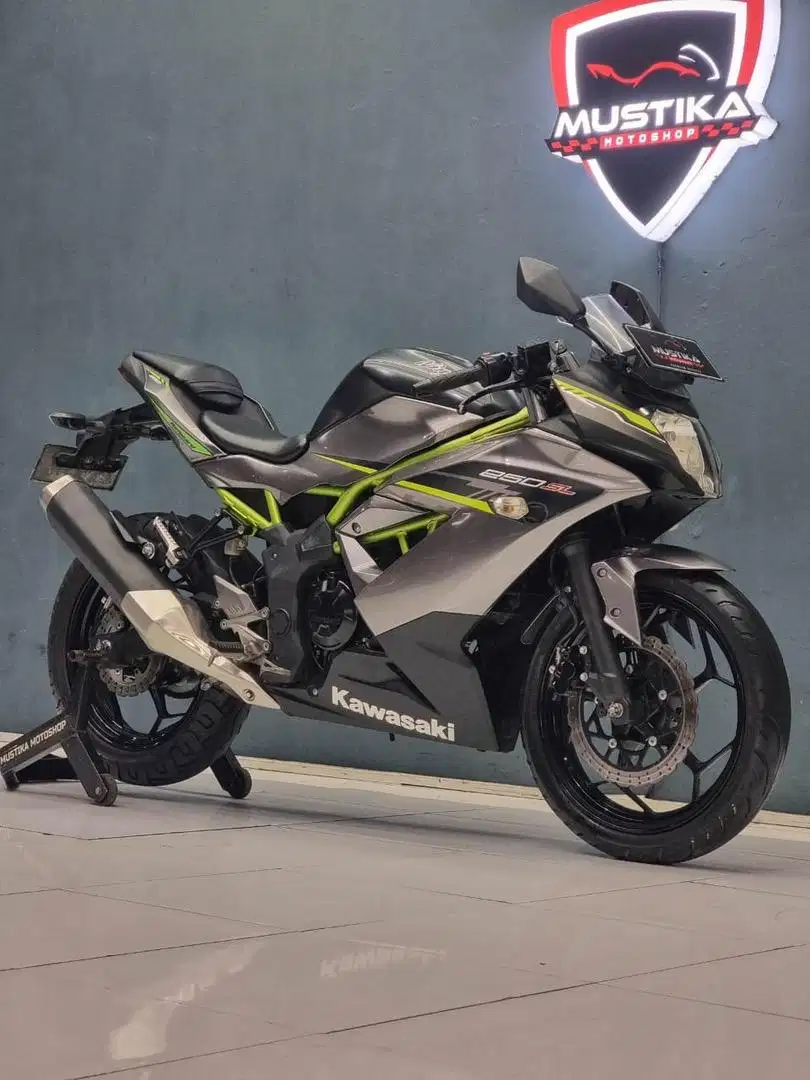 Kawasaki Ninja 250 RR Mono 2018 Surat Terima baru - Zaky Mustika