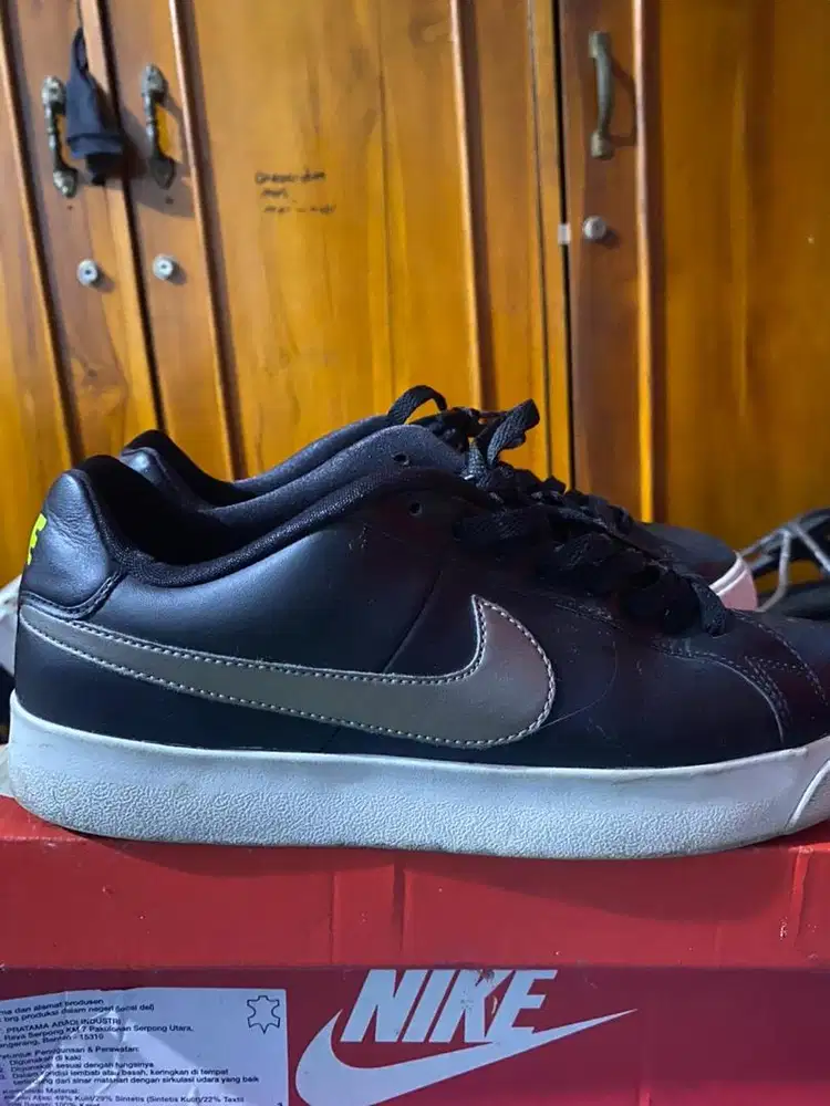 Sepatu Nike Royal LW 44