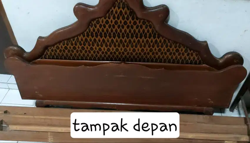 Dipan kayu jati bekas