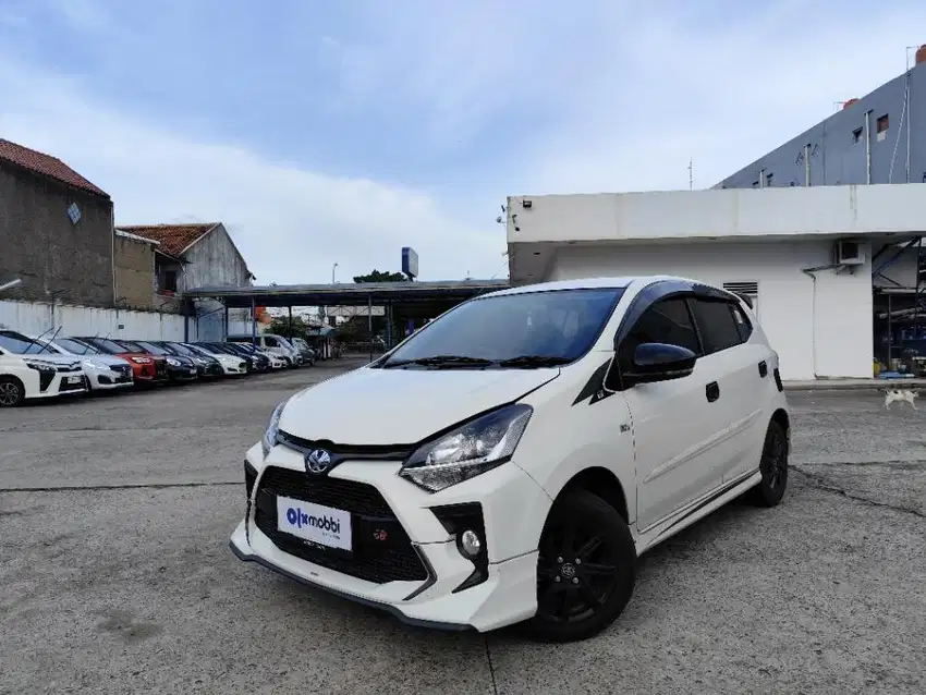 Pajak Panjang - Toyota Agya 1.2 GR Sport Bensin-MT 2022 (VN)