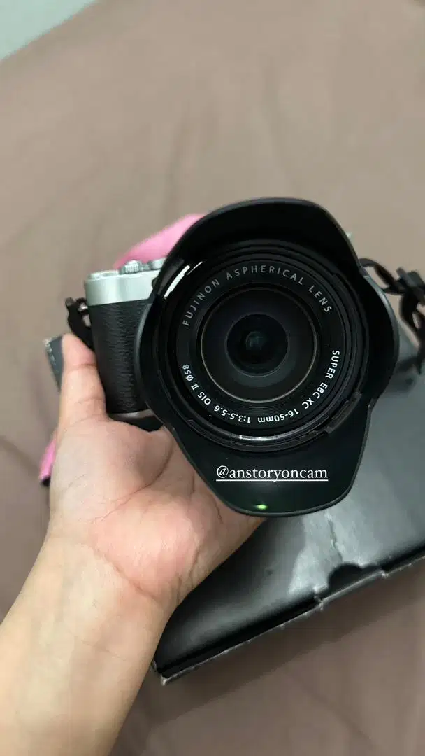 Mirrorless Fujifilm X-A10