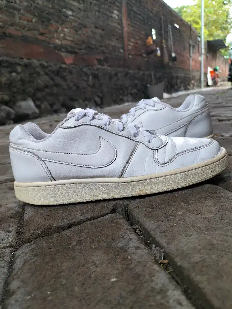 Nike ebernon low triple white ori uk.41