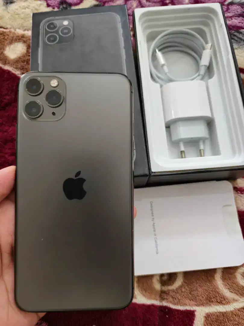 iPhone 11 pro max 64gb mulus like new,istimewa,lengkap fulset