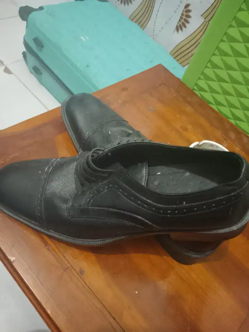 Sepatu kantor pria