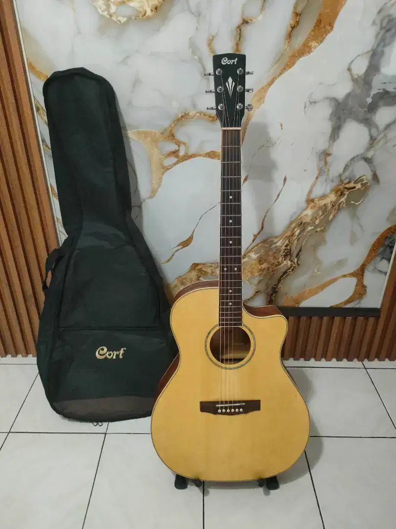 Gitar Cort ga medx op original