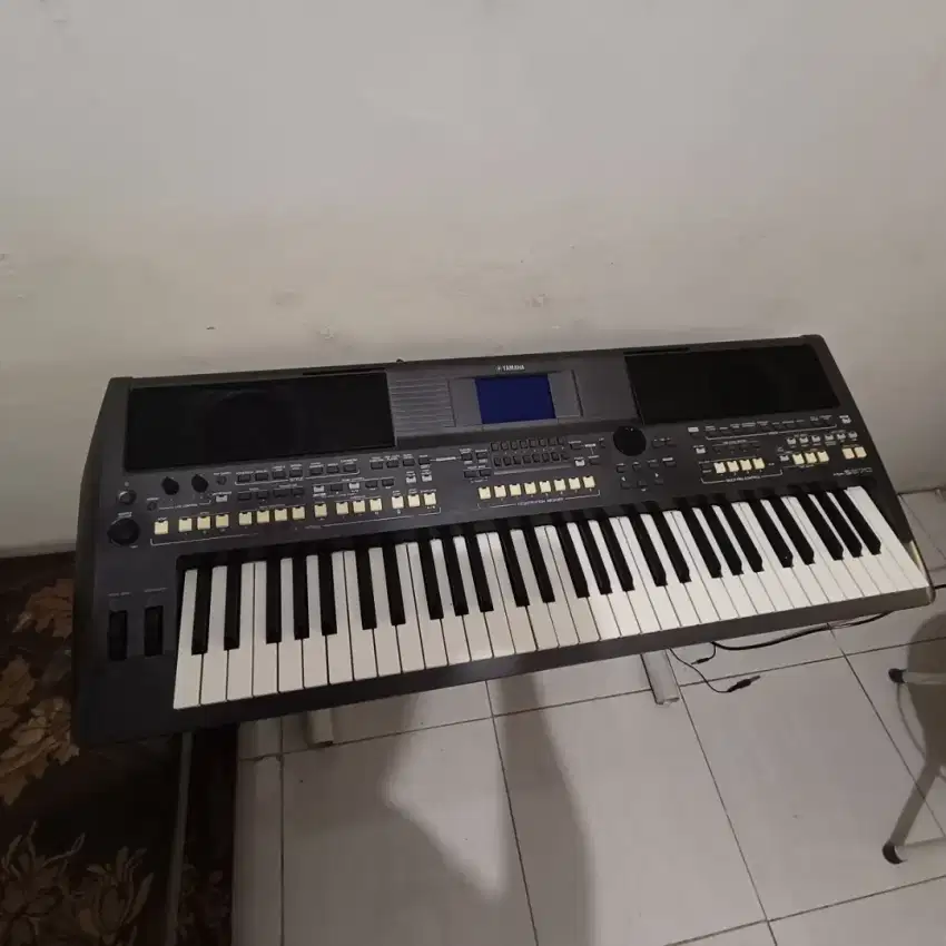 Yamaha psr s670