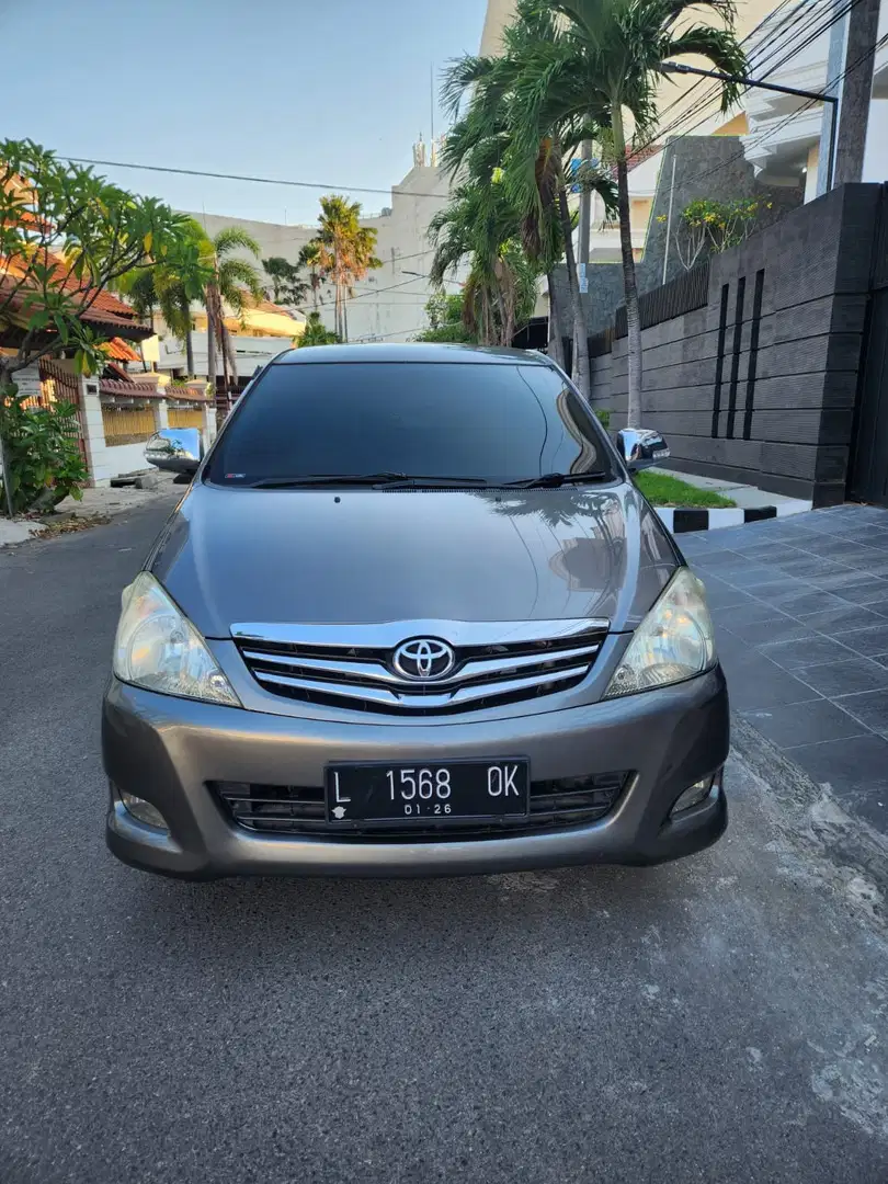 Toyota Kijang Innova 2011 Bensin