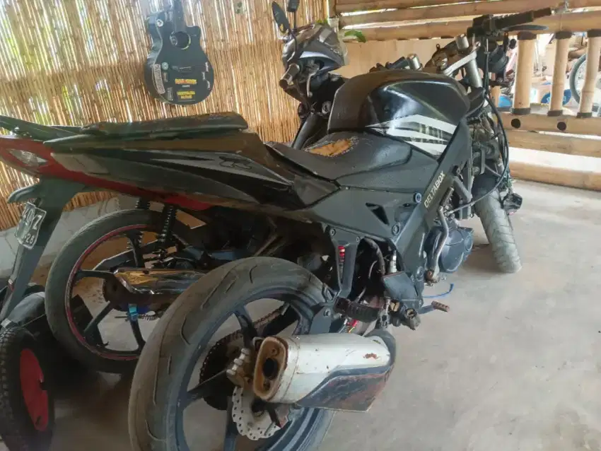 DiJual Motor Bahan Modifikasi MINERVA Bonus Yamaha Lexam.