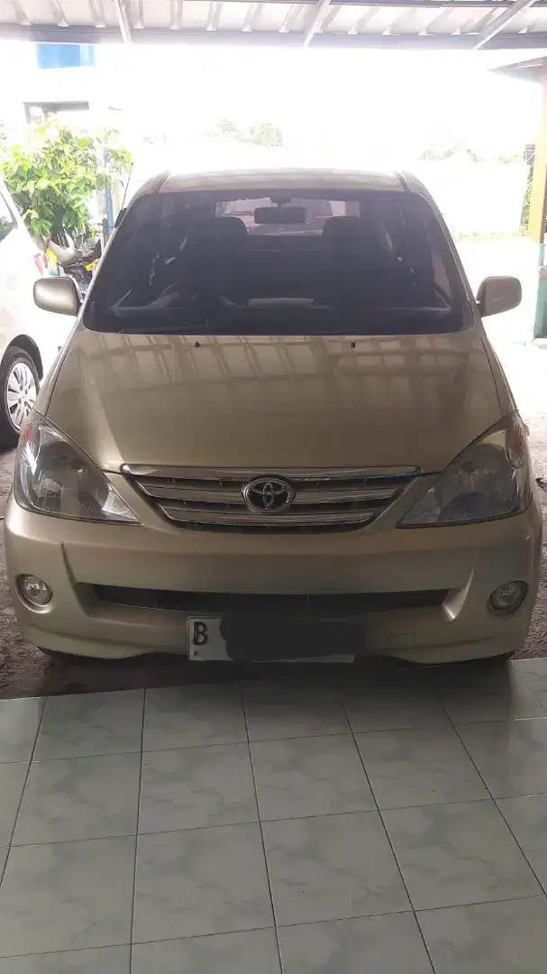 Dijual Toyota Avanza manual tahun 2005, kondisi bagus pajak hidup