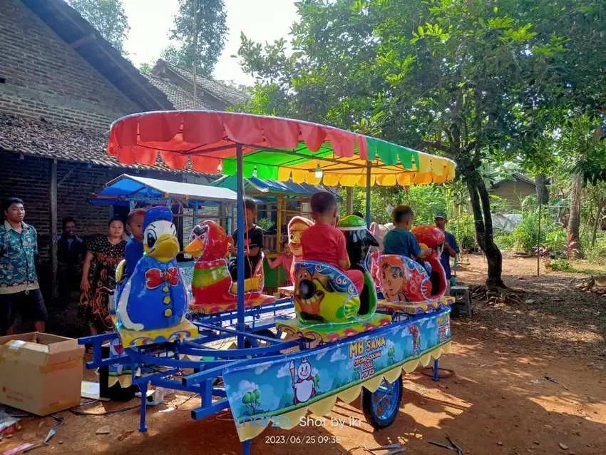 Odong-odong Kereta Panggung Oval Karakter berbagai jenis