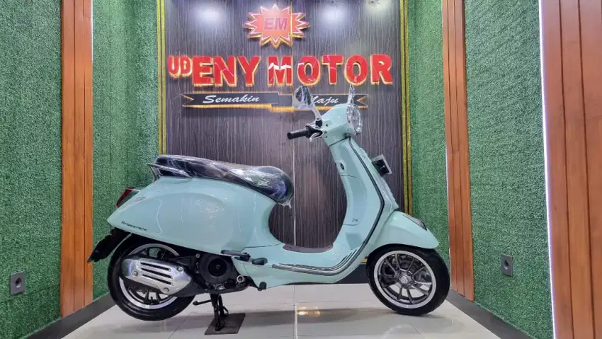 Piaggio Vespa Primavera thn 2021.