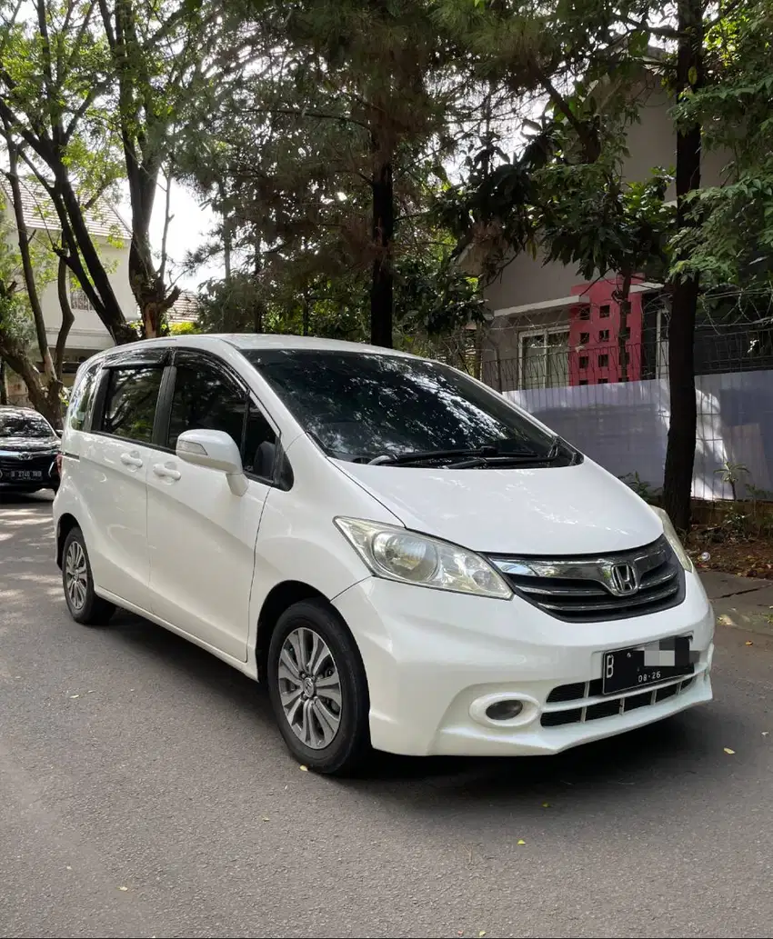 DIJUAL CEPAT HONDA FREED PSD MATIC TAHUN 2012