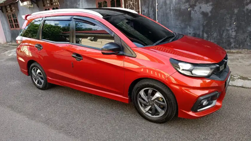 Honda Mobilio RS Manual 2017 Warna Spesial edition (Two tone)