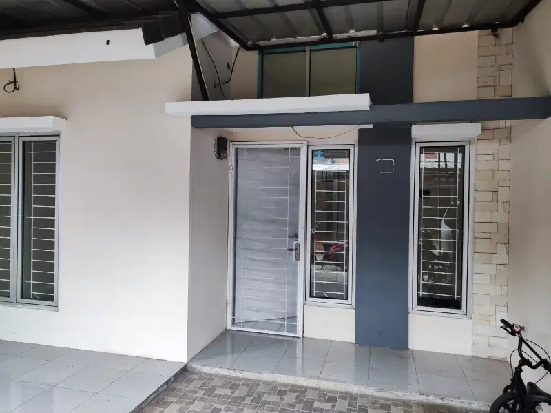 Dijual rumah dekat stsiun di cluster green river serpong garden cisauk