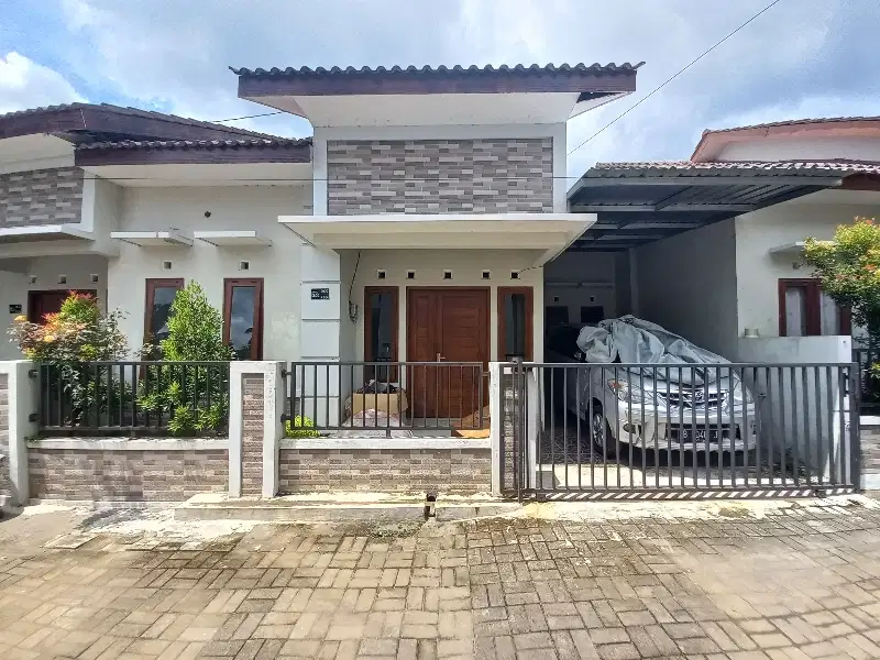 DIKONTRAKAN RUMAH DEKAT TRANSMART