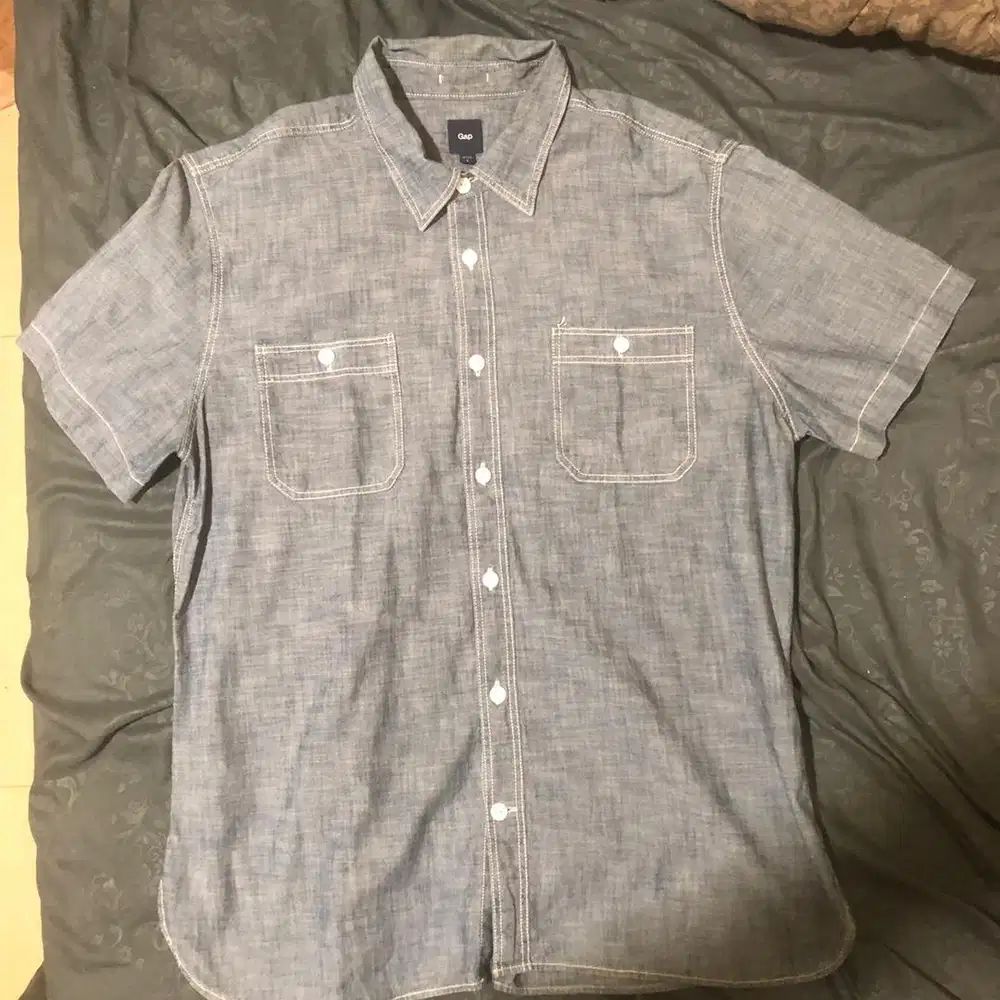 Kemeja Chambray GAP