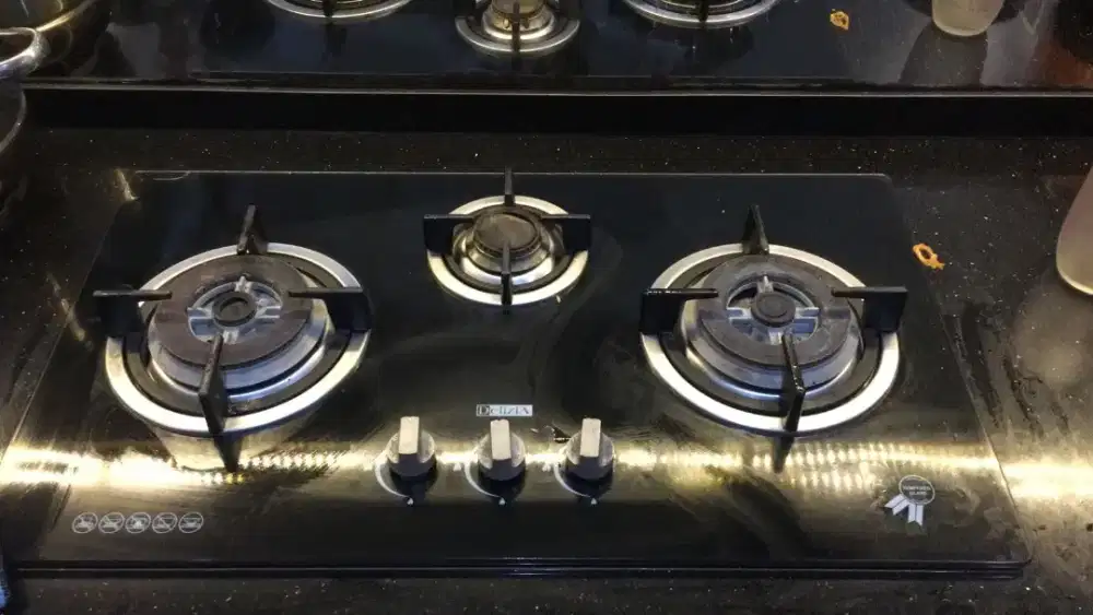 Kompor Delizia 3 tungku