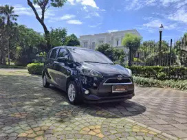 Toyota Sienta G at 2018