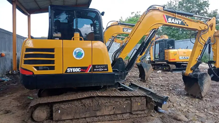 XCMG SANY TZCO Excavator China Tangguh Setara Komatsu PC60 Kelas 6 Ton