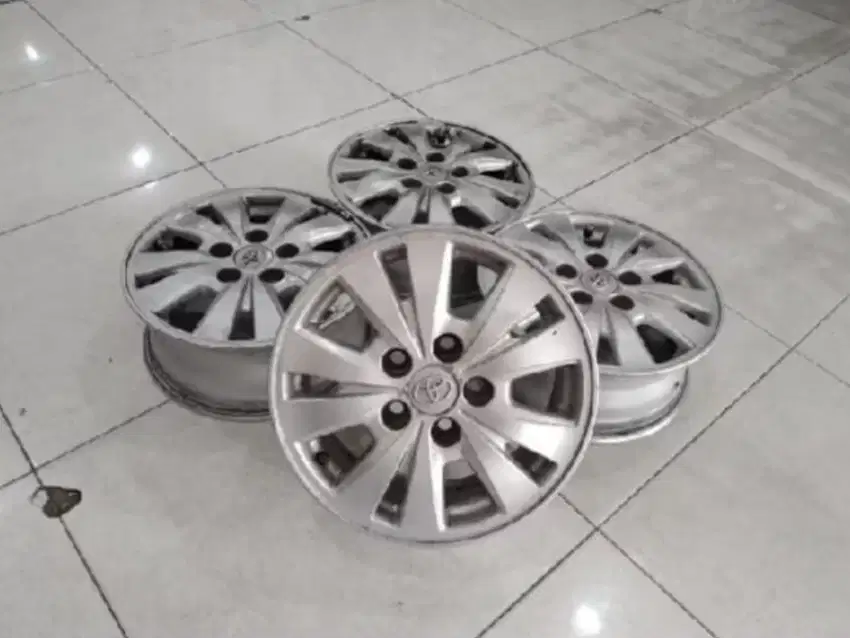 jual velg second original inova 2013 R15 5x114 (HARGA UNTUK 4PCS VELG)