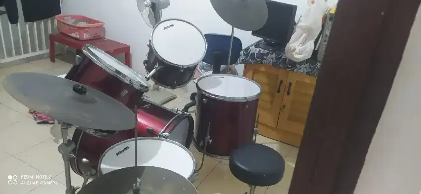 Set drum kondisi sangat baik