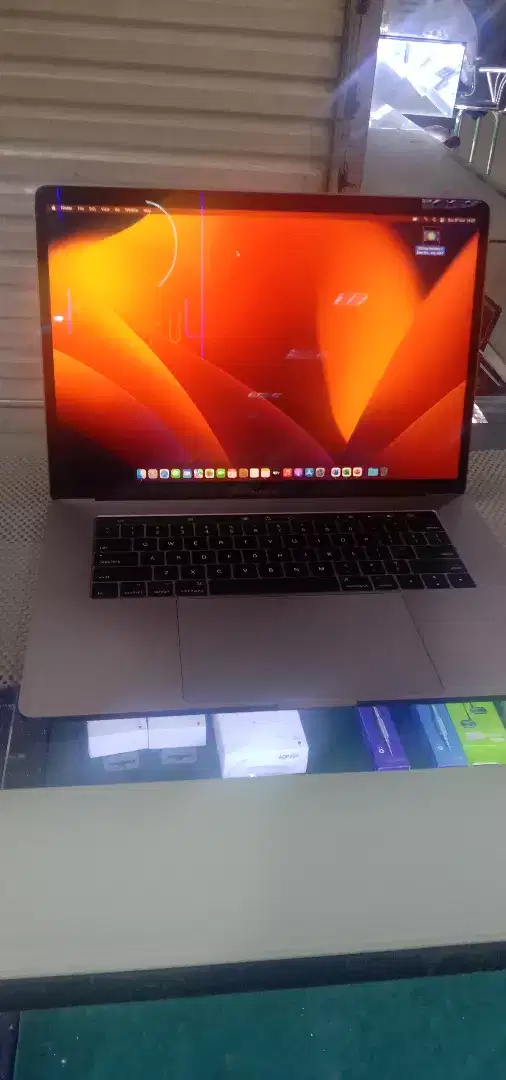 di beli macbook pro macbook Air kondisi bagus rusak