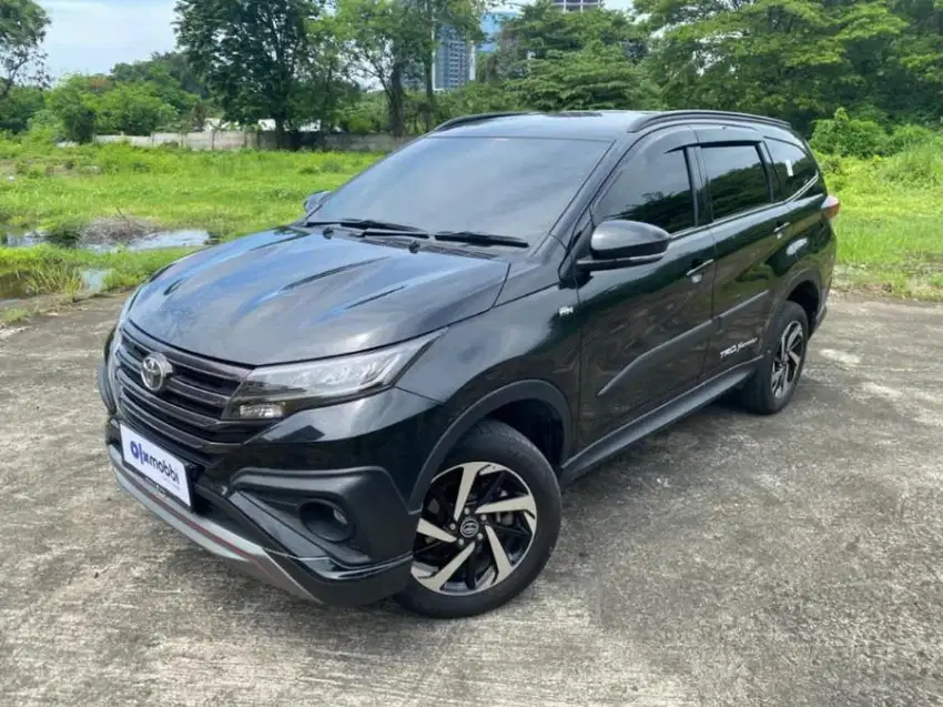 Low KM Toyota Rush 1.5 TRD Sportivo Ultimo Bensin-MT 2020 Hitam WRZ