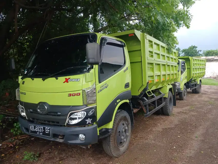 Hino Dutro 136HD Dump truck