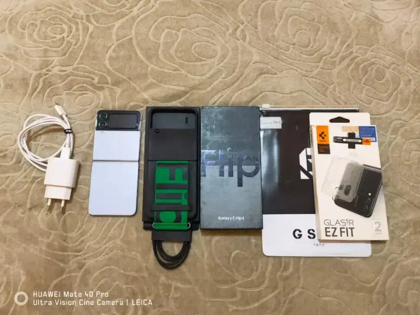 Samsung Z flip 4 8/512, ex resmi bs TT huawei mate 40 pro atau P40 Pro