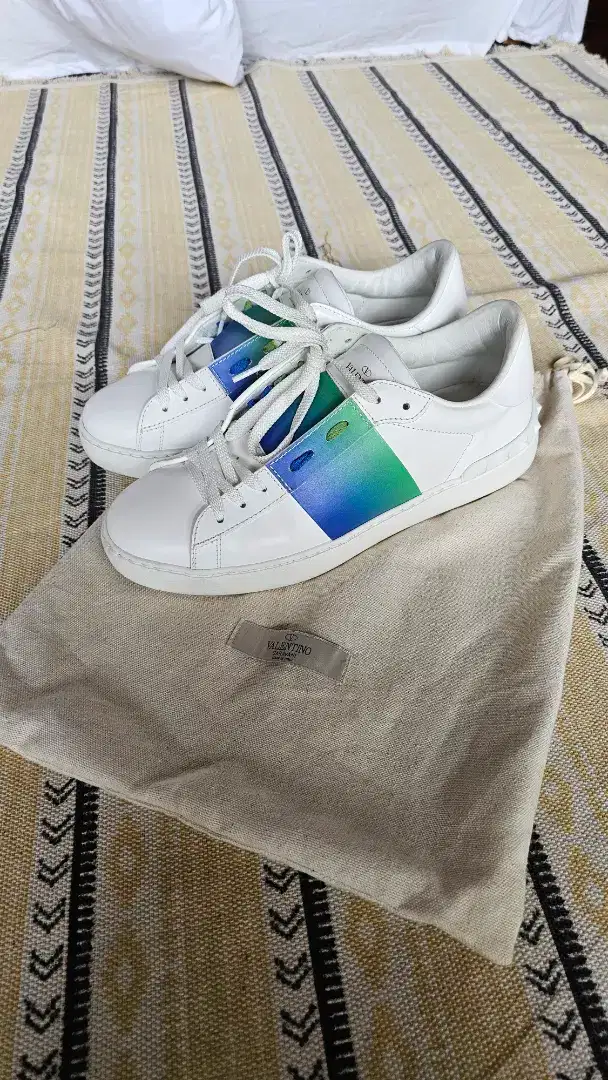 Valentino White and Blue Valentino Garavani Degrade Open Sneakers